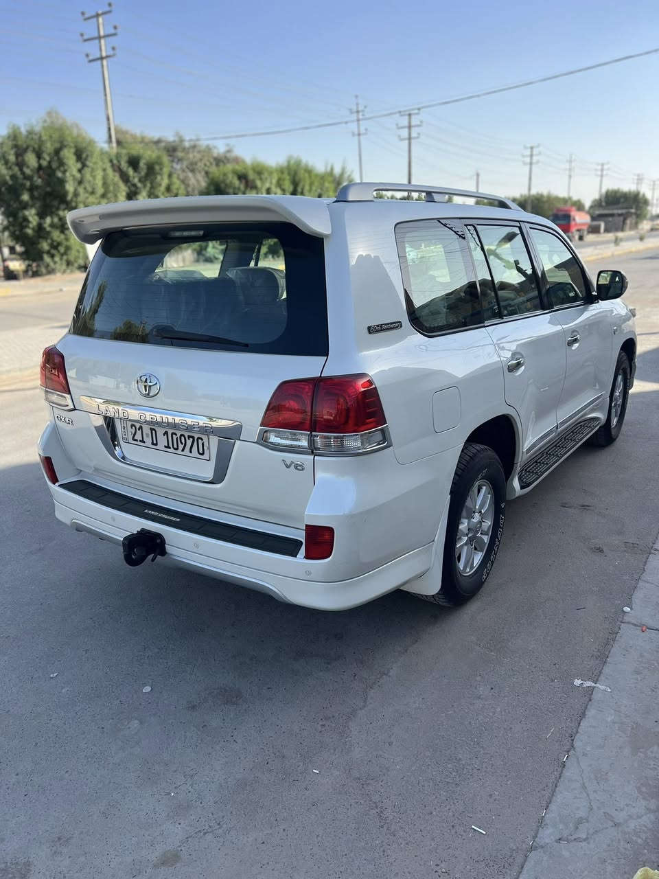 السلا عليكم لاندكروز موديل 11ستينيه سياره كفاله عامه سونار بل منشور كل نقص ما بيه مكان سياره لحصوه ابو غريب 
رقم سليمانيه بسمي *********** 
سعر 340 وبيه مجال
