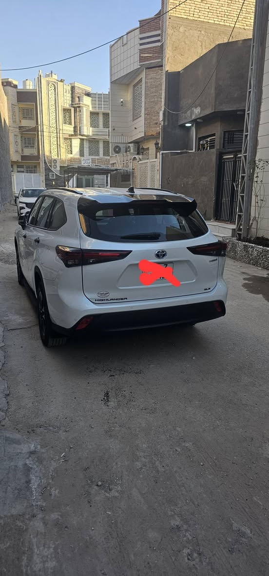 تويوتا هايلاندر بلاك ادشن 2024 خليجي مكفولة كفاله عامة .
ضمان شركة ساز  يعني لا صيني و لا سعودي 
يختلف بالسعر والضمان
ضمان 8 سنوات  بطاريات و ٤ سنوات 
محرك و كير وصيانة مجانيه لمدة سنتين 
شامله دهن وفلاتر

رقم بغداد مميز  بأسمي 
هايبرد محرك ٢٥٠٠  ماشية ١٨٠٠ كيلو فقط يعني زيرو .
فول مواصفات GLE  بلاك ادشين
فتحة سقف / تشغيل بصمة 
صندوق كهرباء 
أنظمة قيادة 
حساس امامي خلفي 
كشنات جلد وكشن السائق كهرباء 
ويل اسود مري شفط اسود 
بردات ابواب 
شاحن وايرلس 
مرايا تعتيم 
بعد بيها مواصفات واضحه بصور 

السعر ٣٧٥ وبيه مجال بسيط جدا


**إذا كنت صاحب هذا الإعلان وتريد حذفه لأي سبب، رجاءا أرسل رسالة إلى الدعم الفني**