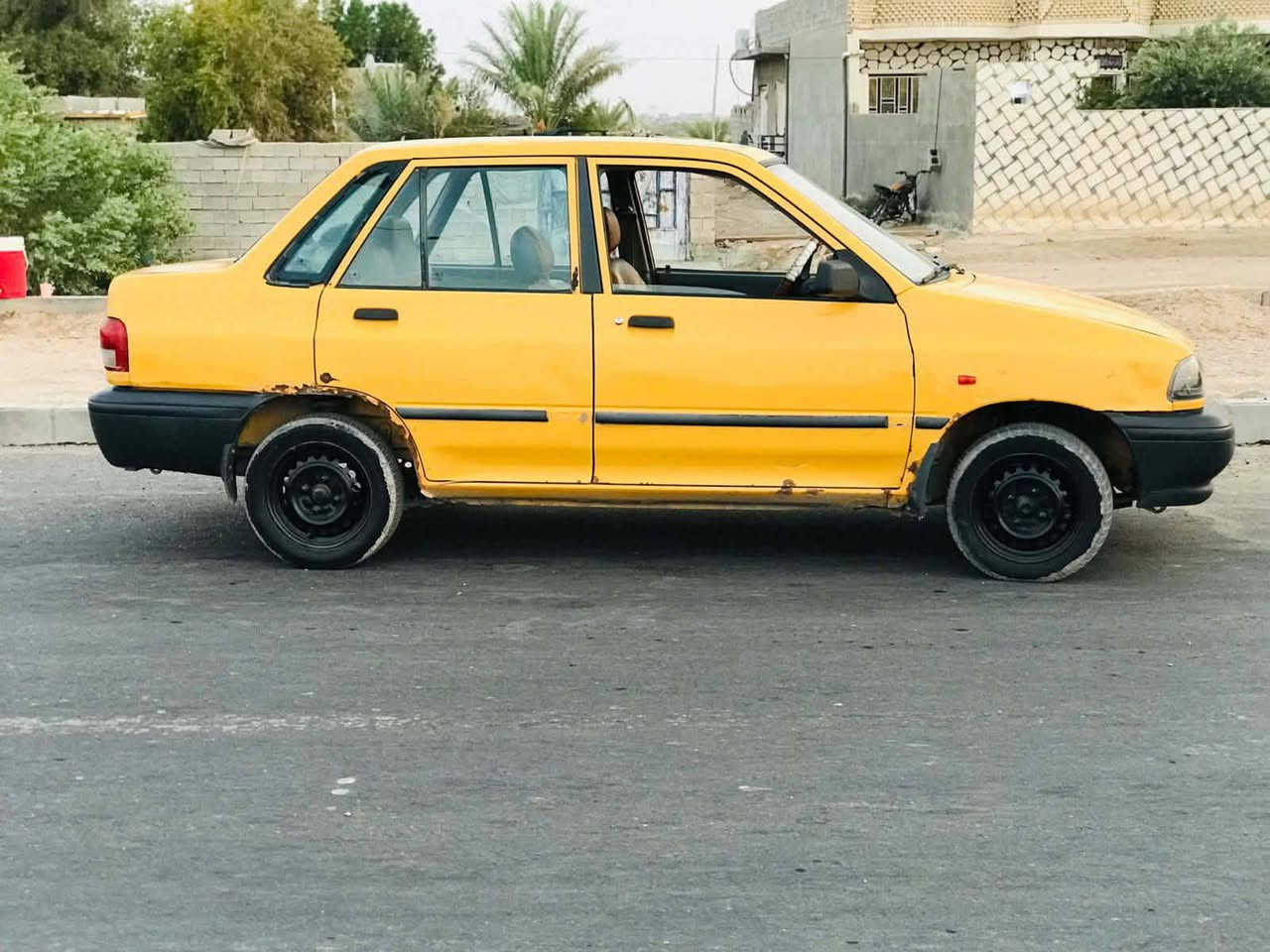 سلام عليكم سايبه موديل 12 مكينه توها بادي بيها تنقيص قليل كير خير من الله  تايرات نص عمر ريمونت سنتر لوك شغال مسجل وسماعات جدد لايت ثلجي سنويه ساقطه السياره ما مطلوبه هواي مطلوبه للهيئه بس 252 الف والمرور 100الف (جمع مطلوبه بس352) هيئه وغرامات على المشتري سعرها 15 ورقه 
***********
