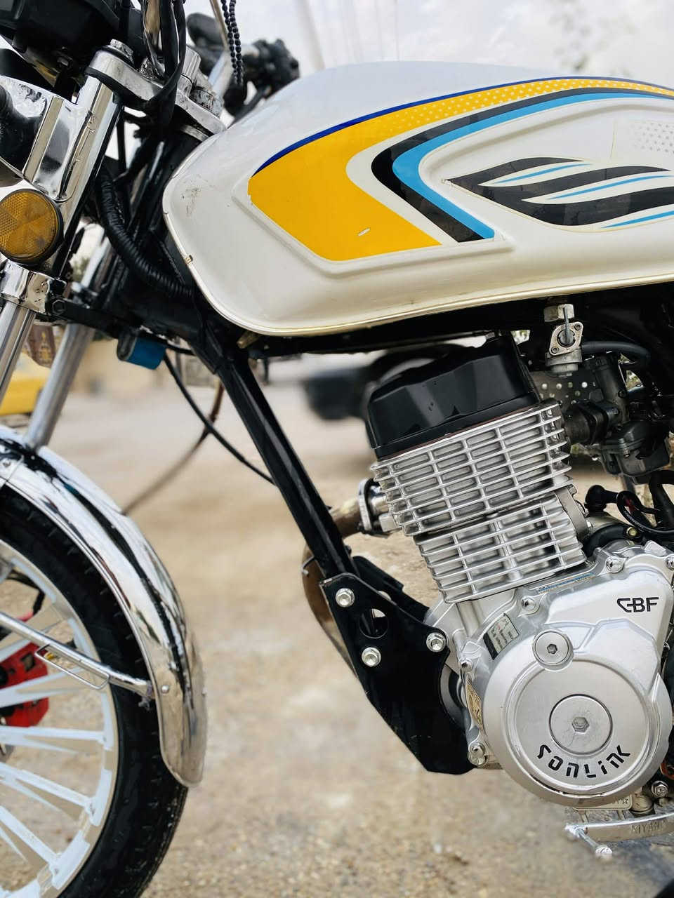 دراجة ايراني 2024 للبيع
سلام عليكم دراجه للبيع 5كير 24نازله بل25 محرك 200
ضاغط اوزنجيل أوراق اصولي كلشي بيها شغال كهربائيات 
كامله عنوان بغداد 
السعر 650

***********
