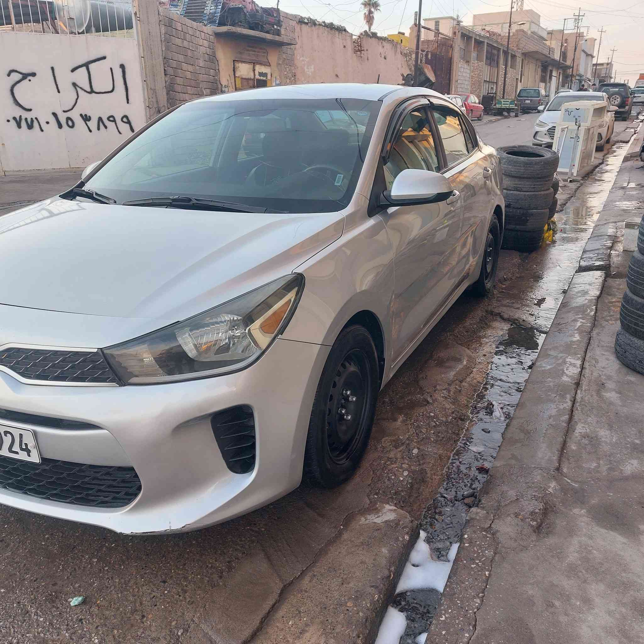 السلام عليكم
كيا ريو ٢٠١٨ موصفات S
رقم أربيل جديد شرط التحويل 
السياره ماشيه ٨٥ 
المحرك شرط والكير شرط
 محرك جيدي اي والكير ايتي 
الضرار جاملغ خلفي وباب 
السعر ١١٥ وبيها مجال للطيبين 
مكاني موصل الجديدة 
***********
