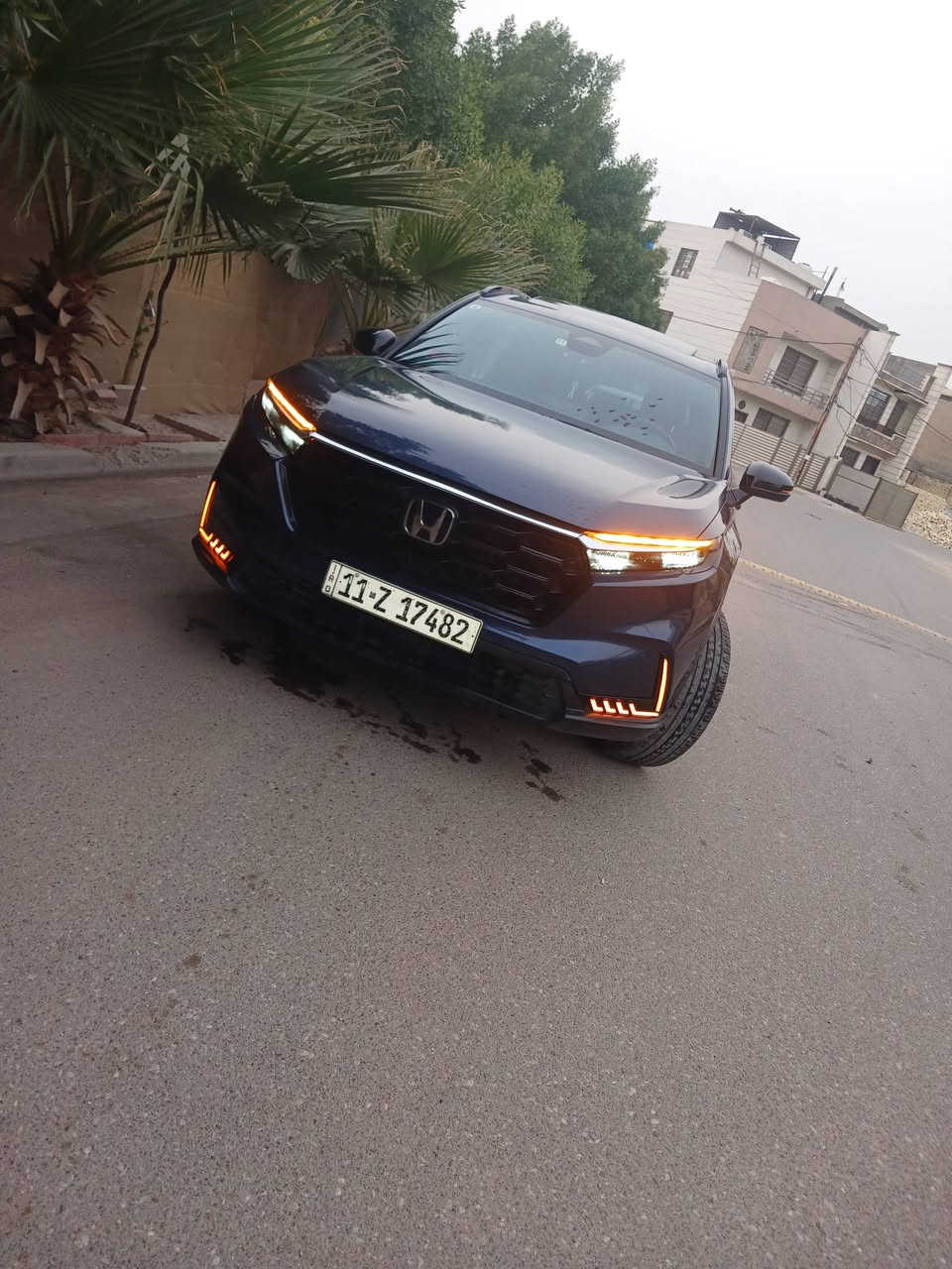 السلام عليكم... للبيع او مراوس 
هوندا CR-V  2023 Hybrid 
رقم بغداد مواصفات سبورت حادثه موضح بالصوره بنيد وقبق صندوق بدون شواصي بيه بارد شويه السياره جاهزه من كلشي مرقمه بغداد ماشية ٤٢ ألف 
ملاحظة عالسعر القديم لان هسه كل يعرف شكد كمركه 
السعر ١٩٣ ورقه 
للإستفسار ***********
بغداد الدورة
