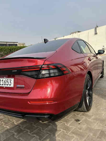 سلام عليكم ورحمة الله هوندا اكورد هايبرد موديل 2024 فول سبورت حادث بنيد مبدل نفس اللون اصلي ماشيه 16 كيلو متر رقم بغداد تحويل مباشر مكاني بغداد العامريه *********** ❤️
