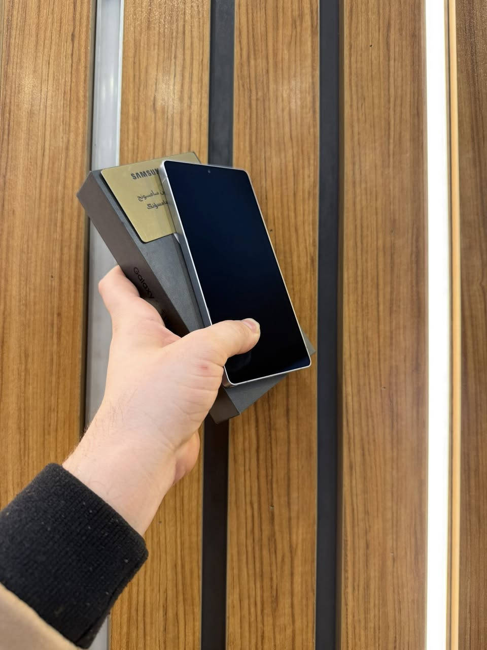 Samsung Galaxy S25 Ultra - 256GB
مستخدم استخدام قليل جداً جهاز اخو الجديد بعدة داخل الضمان نضافة 100‎%‎100 باكيت كامل كيبلة بعدة ممفتوح ضمان وكالة عين الفهد ذاكرة 256 رام 12 ماكو اي فرق بينة وبين الجديد بس فتحة الكارتون سعر الجديد 1475 الف 

السعر 1250 الف 

العنوان بغداد المنصور 14 رمضان


**إذا كنت صاحب هذا الإعلان وتريد حذفه لأي سبب، رجاءا أرسل رسالة إلى الدعم الفني**