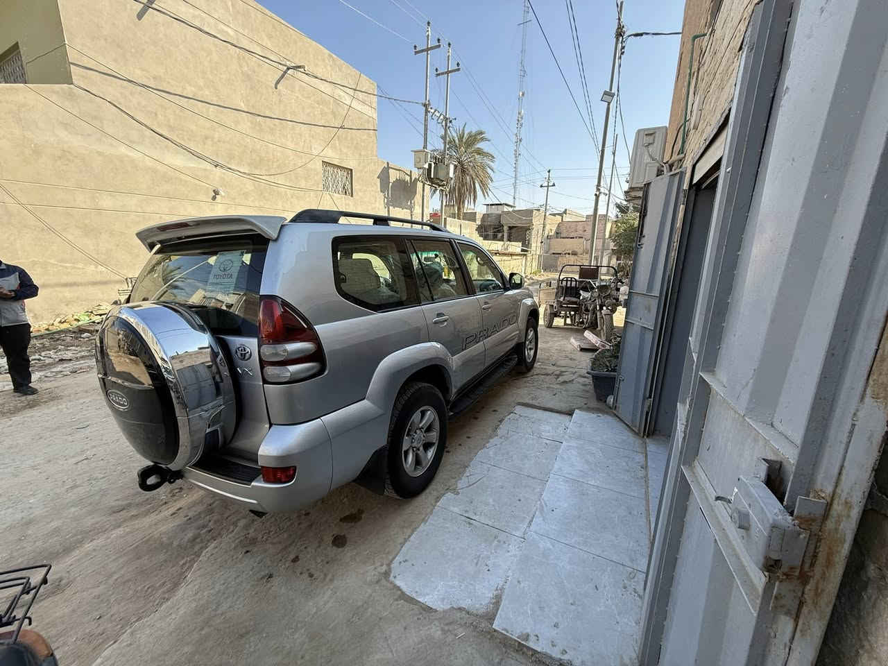 السلام عليكم
برادو ٢٠٠٨ مكينه ٦ سلندر كشنات تدفئه كشنات كهرباء جلد 

فتحه سقف ٧ راكب دبل تانكي تحكم ستيرن دفع رباع جاهزه السياره رقم بغداد باسمي 

صبغ الجاملغات الاماميه فقط بسبب الجرد بدون فتح وبدون ضربه وصبغ الجاملغ الخلفي 

السعر ١٦٥ وبيه مجال 

تلفون ***********
