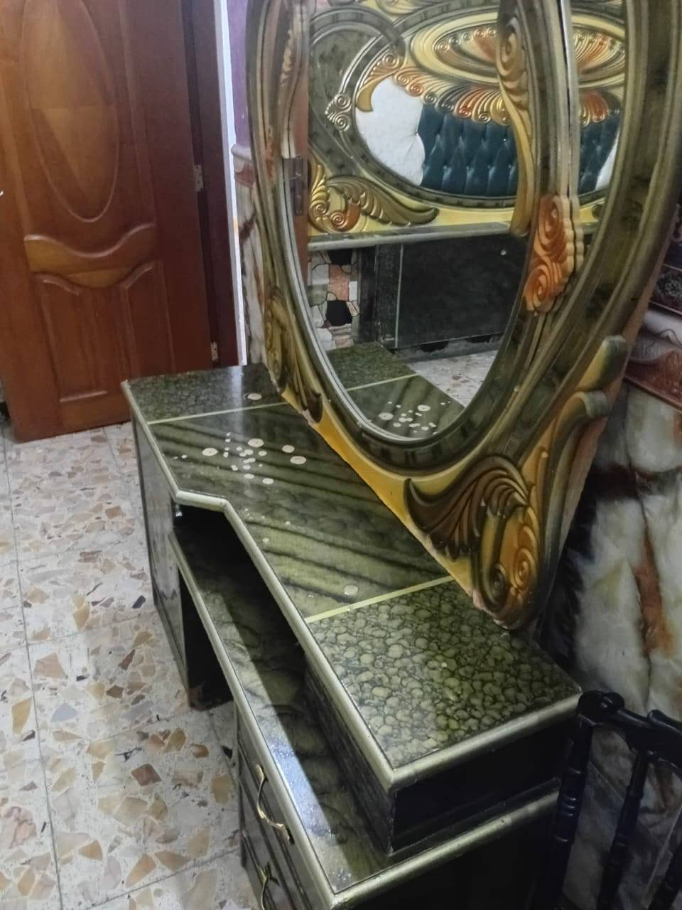 سلام عليكم غرفة البيت نضيفه وحلوه سعر 300
*********** مكان بغداد لبياع تقطع درويش
