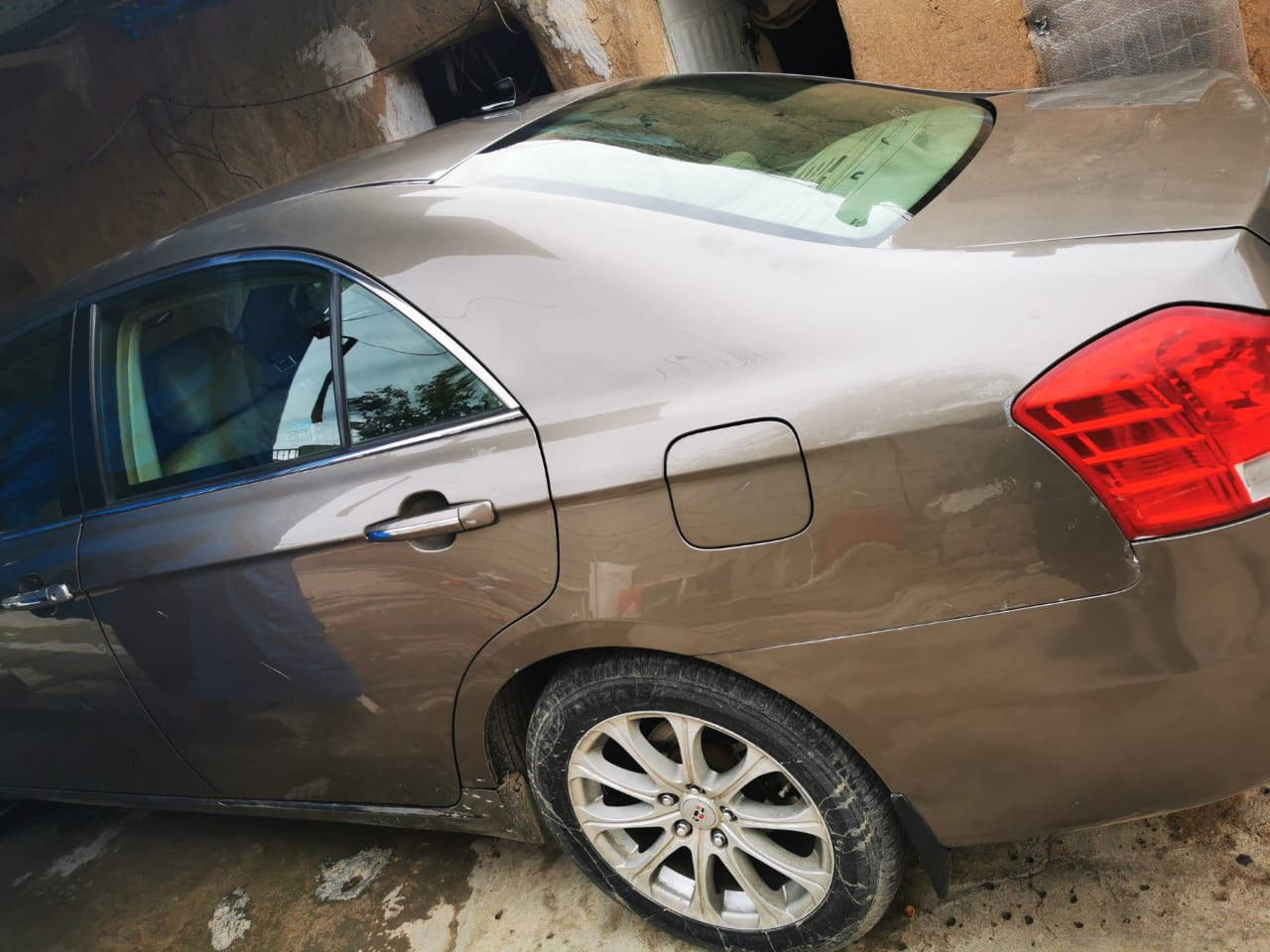 السلام عليكم
ام كراند Ec8 الحجم الكبير

موديل 2013

محرك وكير  شرط

لايت زنون 

اشاير بالمري

قطعتين تبريد

برده خلفيه بلادي

فتحه سقف

حساسات خلفيه 

كشنات جلد 

تبريد تدفئه شغاله

السعر 78 بي  مجال 

مكاني كركوك ‭0 771 566 9480
