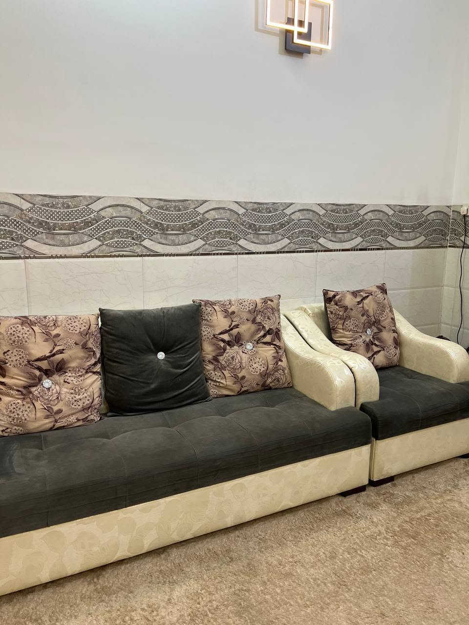 تخم قنفات جلد للبيع استخدام نضيف جداَ مسوي توصا 10 نفرات مع طبلات عدد 3 ثنين صغار وحده جبير جلد وقديفه السعر 450 -  للتواصل واتساب ***********
