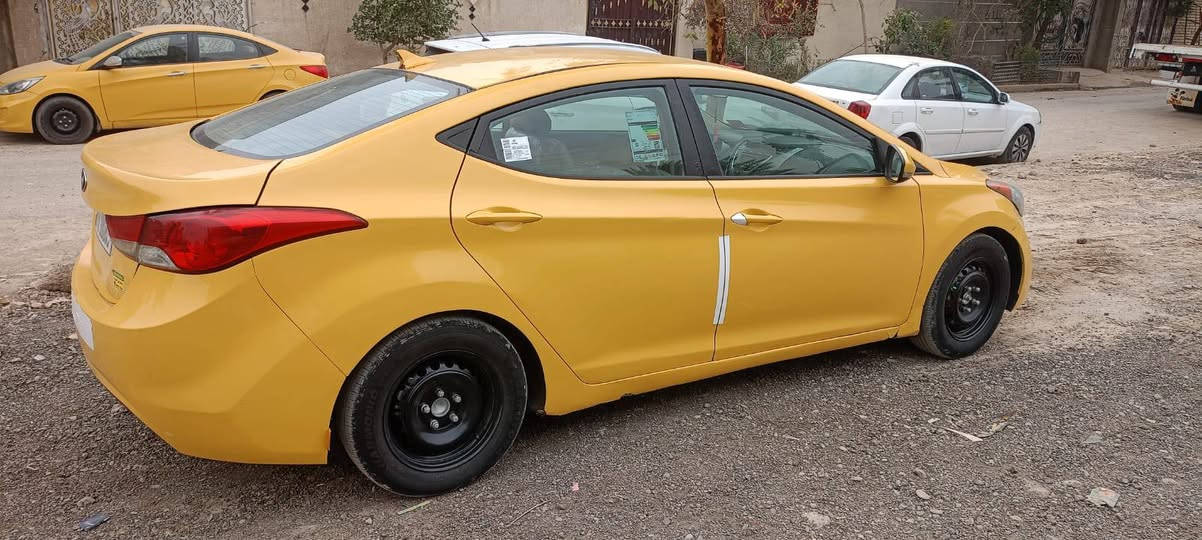 النترا 2011 
حداديه جديده
تخم تاير
دوشمه جديده
مصفره هيئه وغرامات
سياره حلوه ونضيفه 
مكاني بغداد حي البتول
***********

سعر 85 وبيه مجال
