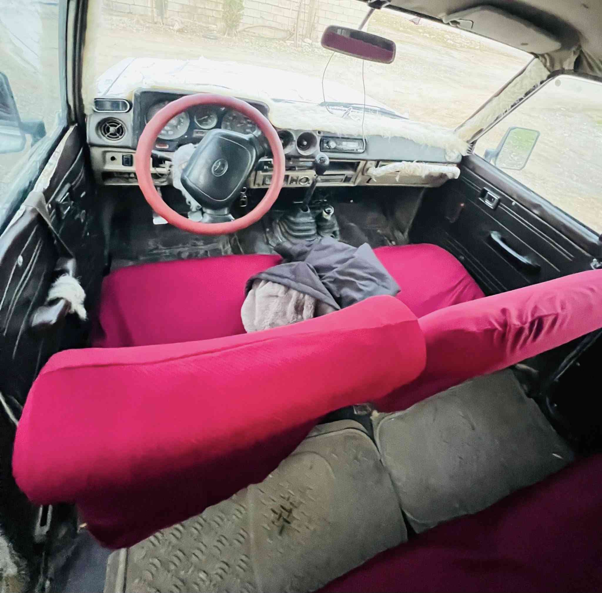 لاندگرۆزەر (ئاڕم سلێمانی) (1986) مەکینە (2F) چوار چراسەقف بەرز دەبڵ  ئەکسلو گێڕو مەکینەی بەشەرت هەڵمیشی نیە بوخارو سەرفو هەموشتی بەشەرت دەبڵ ئەکسلی قورسو سوک مەزبوتە بەشەرتی فیتەر وەک مقەس ئەیبرێ چوارتایەی جەبەلی لەژێرە بیلاد پاوەر بێ لێدران بێ سبوغ سبوغی بیلادیە ناو گاعی ناوی زۆر جوانەو دەشبوڵی نەتەقیوە فڵچەوتەنزیلو هۆڕنو لایتی پێشو پشتی هەموی ئیشەکاگەرمی و هەموشتی مەزبوتەبرێکیشی ئیشەکات  ڕۆنی مەکینەو ئەکسلی تازەگۆڕاوە سعری(23)گەڵاو معامەلە ژم.***********
