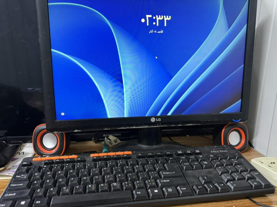 حاسبة للبيع كاملة شاشة موس كيبورد سماعات موصفات بل صورة هارد SSD موجودة سعر 200 وبيها مجال
العنوان مجمع الصالحيه 
رقم ***********
