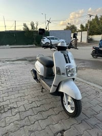 ماكس بوليسي للبيع. سعره750. ختم واحد مكان شعله. كفالة عامه اي نقص مابي...