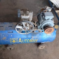 ئەم کۆم پریسەری هه وامان هه یه بۆفرۆشتن بێعیبەهیج کیشەی نیە کارەباهیە ...