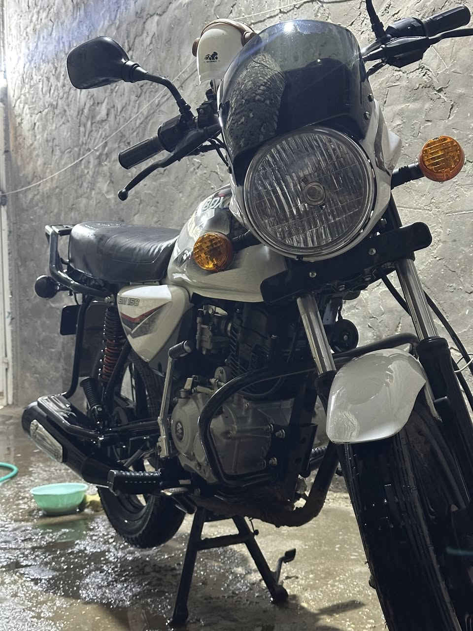 بوكسر للبيع 
موديل :2023 نزلتها رنبه قبل 5اشهر 
ماشيه :12الف  مثل ما موجود بالصورة 
 رقم: نجف + سنويه تحويل ثاني يوم 
كل شي بيها بلادي ما مبدل شي منها غير اللايت كلشي بيها مكفول 
محرك ما مفتوح ابداااً 
السعر : مليونين و تسعمئة 
2900 وبيها مجال بسيط
الشراي ادخل واتس على الرقم 👇🏻
 ……………………..  ***********
