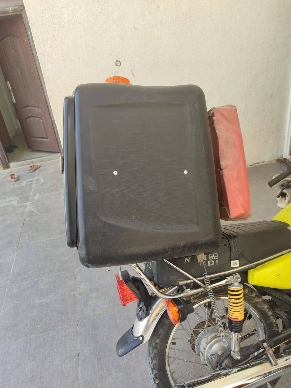 صندوق ديلفري للبيع غراضه كاملة شده و اطلع الصندوق جديد كلشي ما بي السعر ٣٠ و بي مجال للتواصل خاص او ***********
