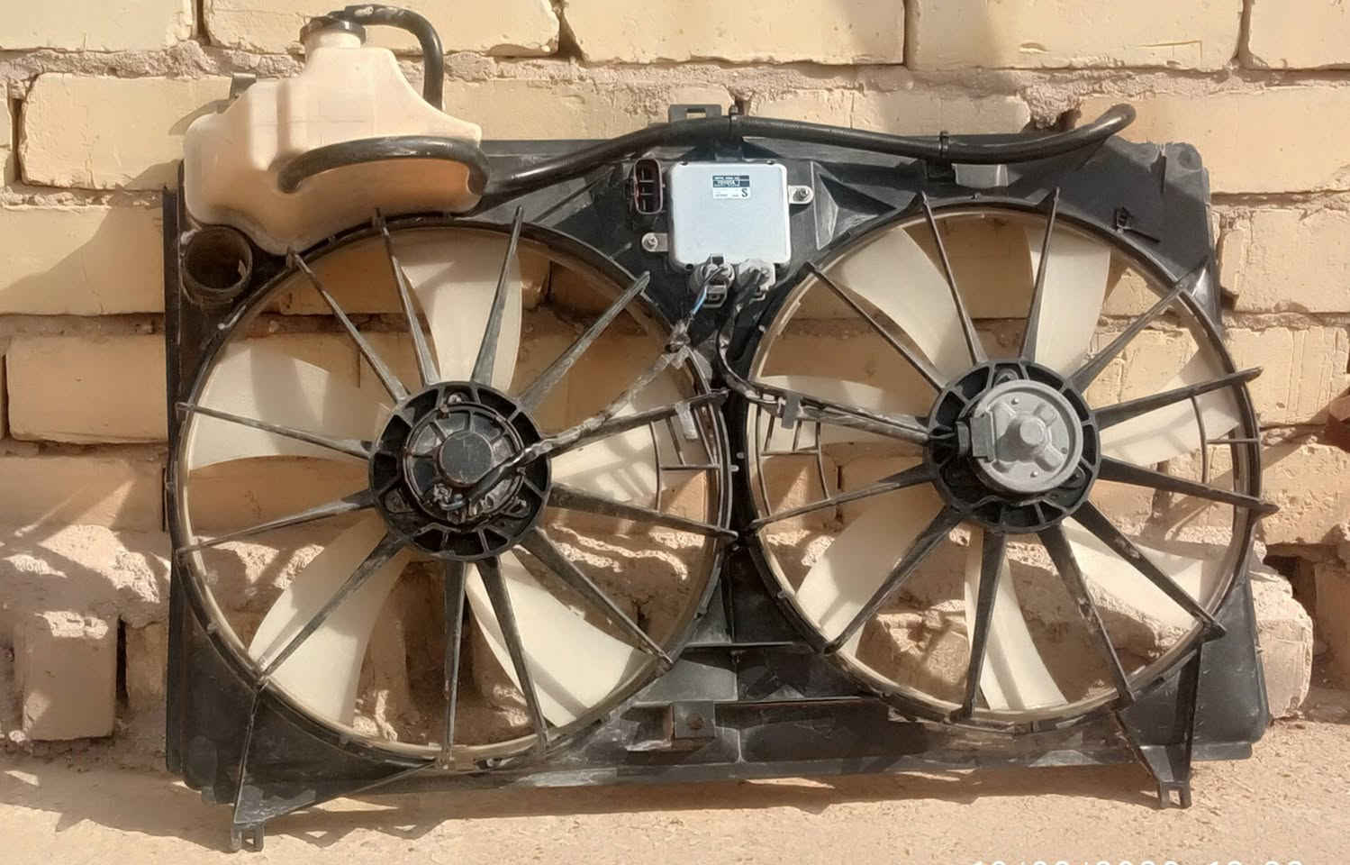 سلام عليكم
مروحه شاهينه + ترهم ملكه 

مشتغله شي غليل 

السعر 75 وبيهه مجال 

مكاني بغداد   ما موجود توصيل

***********

واتساب فقط
