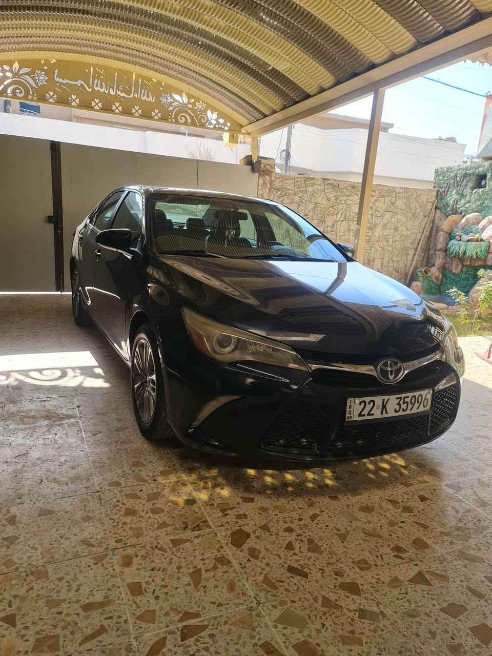 كامري se 2017 سعرها ١٦٣$ 
للبيع او المراوس 

وارد امريكي حادث مابيها فقط سرقة قطعتين وراجعات بلادي بدون صبغ السيارة وبدون أي ضربة وصور امريكا بالمنشور 

ماشية ١٣٥ الف كيلو يعني ٨٤ الف ميل 

مواصفات se 

كشن كهرباء 

ستيرن رياضي مع شفتات بالستيرن 

كامرة 

كشنات جلد 

كير ومكينة بلاديات 

صدر نظيف 

داخل نظيف جدا 

مكان السيارة فلوجة 

***********
