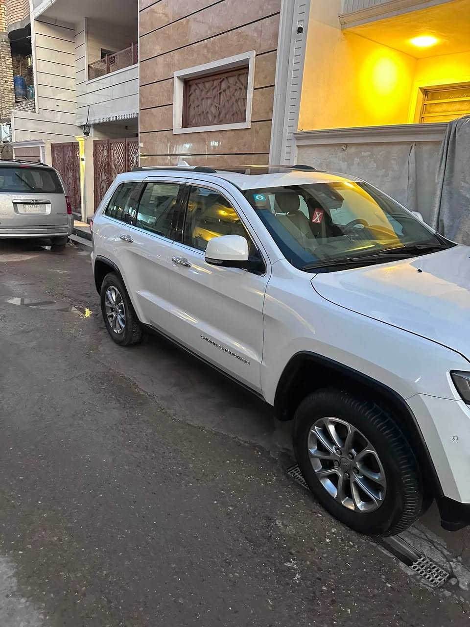 جيب خليجي  موديل ٢٠١٤ لمتد 
سياره جديده او خير من الله 
مابيهه اي صبغ ماشيه ١٣٣ الف كيلو 
رقمهه بغداد 
السعر ٢١٠ 
رقم الهاتف ***********
