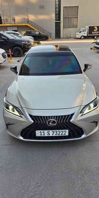 لكزس ES (ES350) بلاتينيوم – موديل 2023🤍🔥🔥  🚗 محرك V6 سعة 3500 📏 ماشيه ...