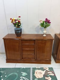 شلونكم.  شباب. غرفه. مستخدمه. بس نضيفه. حطاطه. كلها زان.مصبوغه. وجاهزه...