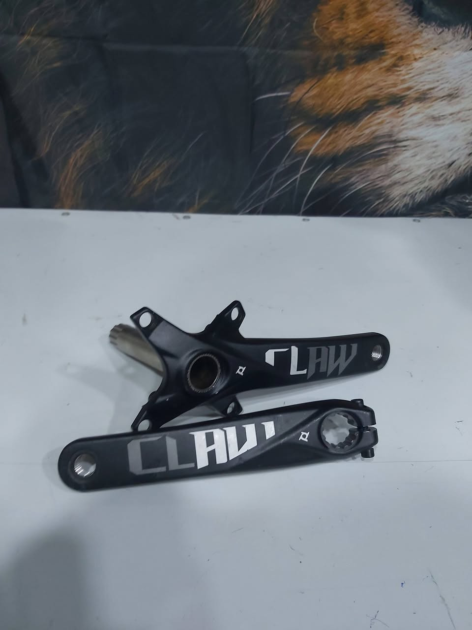 مجموعة من المستلزمات والمواد الاحتياطية للدراجات الهوائية
   ✈يوجد توصيل لجميع المحافضات ✈
كركوك مدخل سايدين حي الاسرى والمفقودين 
معرض ابو شيفان ( *********** )
