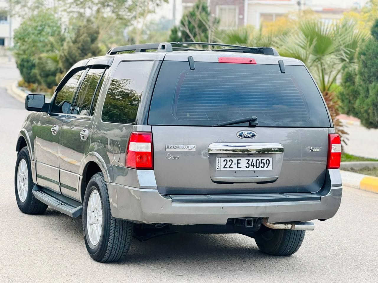 السَلٱمٌ عـَلـْيگمّ  
#السعر 139 $ ورقه
للاتصال ***********
للبيع فقط فورد اكسبديشن موديل 2012 خليجي شركة نيڤا 
فول مواصفات 
كفاله عامه من كلشي سونار مرفقه
محرك 8 سلندر 
ماشيه 120 الف كيلو 
سقف اسلايت ( الفتحه )
كشنات كهرباء
داخل بيجي 
7 راكب 
لايتات زنون عالي ناصي 
حساس خلفي 
 تحكم استيرن
تبريد شغال 
تدفئه شغال
شاشه
كامره
وثبيت سرعه 
كير محرك جديد بشرط
صدر امامي خلفي جديد
‏كهربائيات—كله شغال -
شرط سياره جاهزه 
رقم اربيل جديد
سنويه لحد 2030
هزة جديد 
شرط تحويل او وكاله و غرامه 
تحويل مباشر 
عنوان ديالي خانقين ✅
