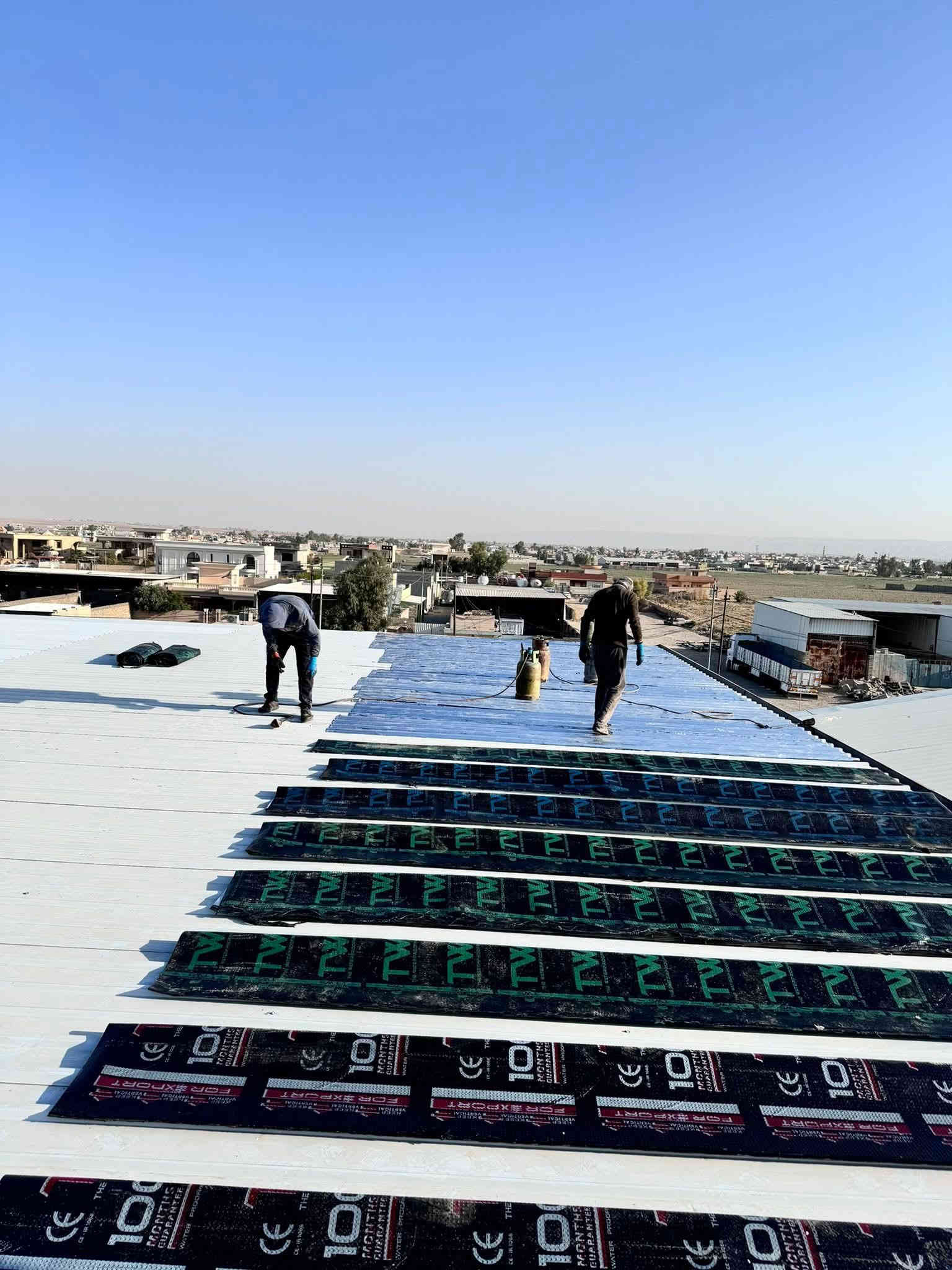 سارع وحمي بيتكً من تسرب الماء والرطوبه وايضاً عاكس للحراره اسطح وجدار خارجي  بوصل ضمان 
عدنه نوعيات مختلفه كل الأسعار داخل الإعلان 
    ***********
***********
*********** 
إيطالي درجه اولئ وزن ثقيل 321  بخمسه ونص الف 

ايطالي درجه اولئ الالمنيوم.هايبر   المتر خمسه الف 

نعمل جميع مناطق محافظه نينوئ  عملنا هو بالأصل مخافه الله وبوصل ضمان من الشركه تضمن بيه حقك 
ولدينا عروض خاصه للمساحات الكبيره ونتعامل مع المجمعات ودوائر الدوله بوصل ضمان والفحص مابعد العمل 
مكونات ماده الابزوكام هي 
ماده سلفونيه الالمنيوم ال الألياف النسيجيه الزجاجيه والقماش الحراري وماده القير الدرجه اولى ومواد تصلب 

موقعنا 
حي البكر قرب جامع البديع مقابيل حركه بابليون
زورو موقعنا لضمان حقك
