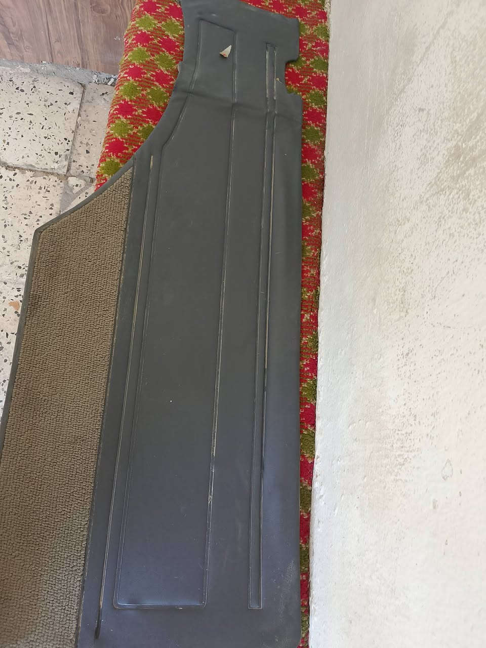 سلام عليكم من رخصت الادمن 
يوجد بطاين لاندكروز جددت العنوان ديالى بلدروز 
***********
