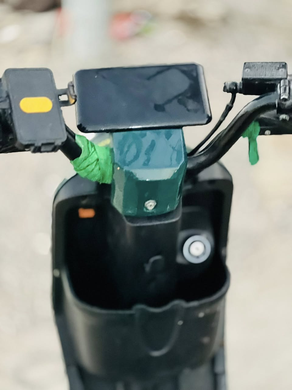 ‏سلام عليكم إخوان دراجة شحن للبيع دراجة جديدة مو تشوفونها بالصورة دراجة جديدة كهربائيات شغالة من طول الطول بطاريات جدد توني شادهم سعر 500 وبها مجال مكان بصره قضاء القرنة  رقم الهاتف *********** ￼￼￼￼￼ ما أبي واتساب ￼ متواجد بالفيس على الشريحة
