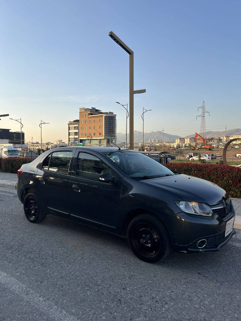 ڕینۆ ٢٠١٩ گێڕ و مەکینەی بەشەرت گێڕ ئۆتۆماتێک ٣ پارچەی بۆیاخە بێ ناوگرتن ساردی و گەرمی مەزبووت ٤ جام کارەبا سەنەوی مانگێکە بەسەر چووە تەحویل و غرامەی بەشەرت لە سلێمانیم نرخی ٧٥ گەڵا  *********** السليمانية, العراق
