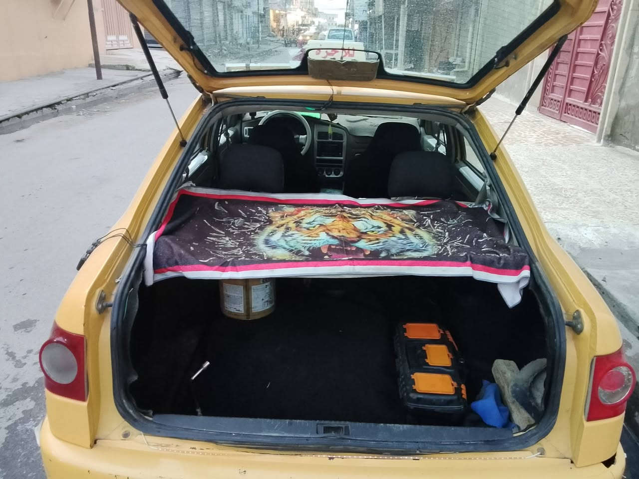 كوين موديل 2010 كير شرط محرك شرط قطرت صبغ مابيها شرط قطرت اتقحيل ما بيها تدفيئه  تبريد بس يعوزو غاز هيئه 600 ويرمنيه شرط كلو شغال وكلو ابلادي ولا جطل ما بيها شرط ما مسجاله علا كربون وشرط الوكاله وتحويل  السعر 27 وبيها مجال رقم الهاتف ***********
