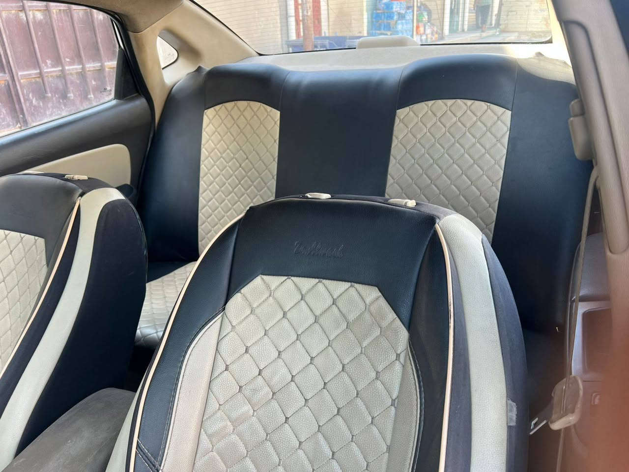 سلام عليكم شباب من رخصت مدير الكروب انتره مقدس 2011 ضرر باب السايق وبنيد صبغ فقط رقم كربلاء مشروع وطني مكان السياره نجف الاشرف السعرر  105 وبيه رجائن المايشتري يدعيلنه بل زرق رقمي ***********
