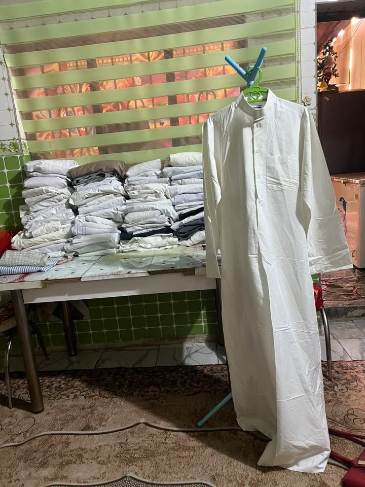 دشاديش رجالية وكلبيات 100 قطعه ابيع شلعة كاملة او نص شلعة ب الف دينار القطعة
الحجز واتساب :***********

