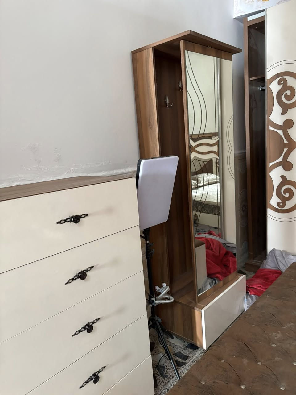 غرفه تركي وزنها ثقيل ١١قطعة للبيع ومستعجل على بيتها اريد اشيل شراي يدلل ***********واتس موجود
