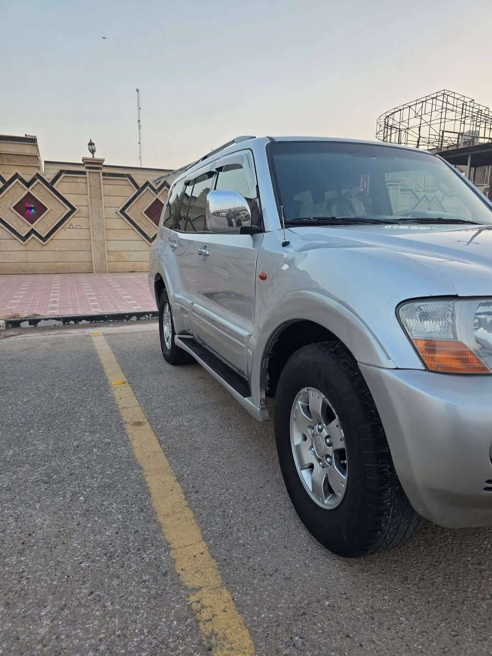 سلام عليكم باجيرو موديل 2003 محرك وكير جدد بلادي محرك 3000  تبريد شغال 3 قطع 7 راكب  رقم بغداد نكليزي تحويل مباشر السياره مكفوله من الظربه بيه مكانات صبغ ابيع حزام حداديه جديده تخم تاير جديد سياره جاهزه من كلشي السعر 75 وبيه مجال بيع او مراوس للاتصال ***********  مكاني كربلاء
