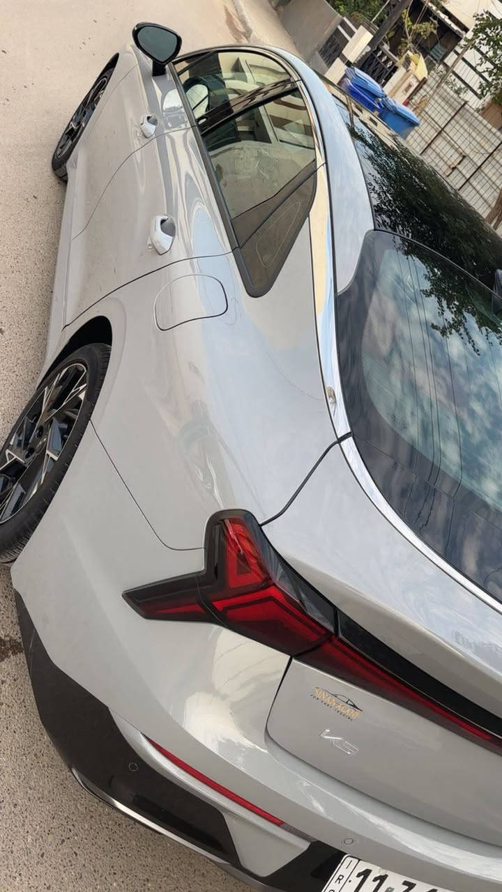 السلام عليكم كي فايف جي تي لاين موديل 25 الشكل الجديد رقم بغداد باسمي تحويل ثاني يوم ماشيه 7 الاف حادثه موضح بالصور داير خلفي فقط بدون دواخل بدون ايرباك مواصفات فول الفول بصمه بنراما تشغيل عن بعد رادارات امامي خلفي لايتات زنون شاشه متصله كبيره هند بريك بصمه توقف ذاتي تشغيل عن بعد جنطه ذكيه داخل احمر سيتم صوت بلادي كشنات تدفه تبريد شاحن واير ليس وباقي مواصفات معروفه مكان سياره بغداد السعر 240 وبيه مجال بسيط الإتصال على الرقم ***********
