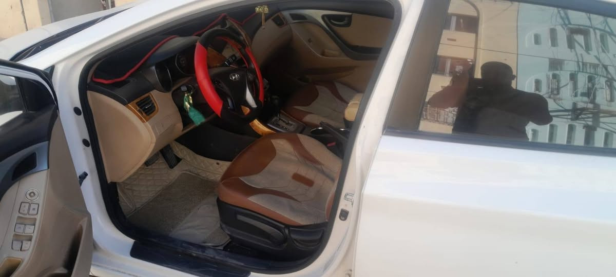 سلام عليكم  النترا 2014خليجي فول مواصفات 1/1كير ومحرك وحداديه كفاله مال جناي جاهزه الاخير تبريد ثلج ⛄️️
بيها 2قطع  فقط شرط السونار بدون دواخل بدون ايرباك  
السعر120$ وبيها مجال 
الاتصال***********
مامتواجد بلخاص 👆👆
مواصفات السياره 
فتحه سلايت 
تحكم استيرن 
نضام ايكو 
اشاير بلمري
