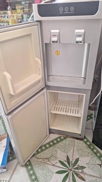 براد ماء • هيتاشي • قاعدة كاسات ناقص