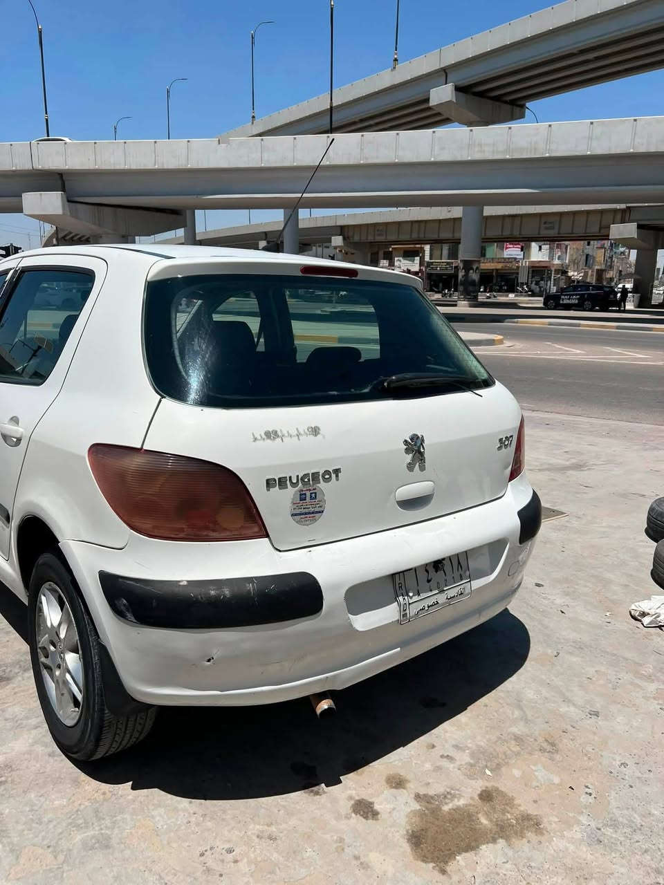 السلام عليكم للبيع بيجو موديل 2005 سياره جاهزة كير مكينه تبريد حداديه كله جاهزة مكفولة من الضربه بيه صبغ مكانات بسيطة سنويه جديده السعر 42 مكانه حله الاتصال ***********
