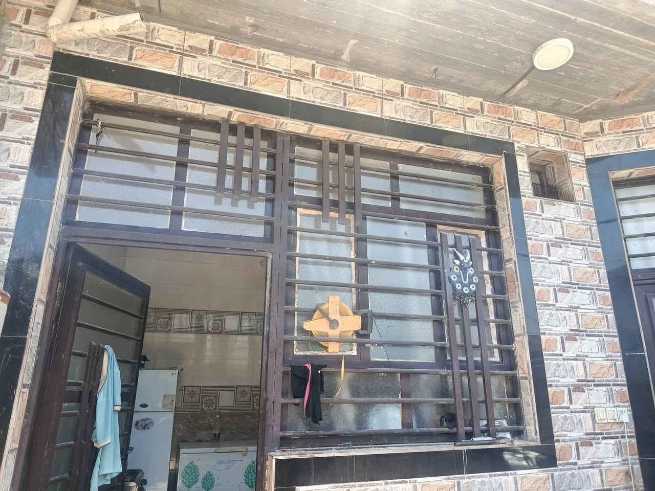 السلام عليكم عندي بيت قرب مفرك عنانه بعد عن شارع كربلاء ٣٠٠متر نزال ١٣العرض ٨ /١٠٠متر  متكون من غرفتين نوم وحده فوك وحده جوه سطح مطبك فرشي كندور وصحيات خارجيه وحمام داخلي ومطبخ وصاله وطارمه خاجيه مطبك سيراميك البيت كله /سند ٢٥ باسمي// عرض الشارع ٦امتار ونص
التواصل على الرقم الخاص
***********
السلام عليكم عندي بيت قرب مفرك عنانه بعد عن شارع كربلاء ٣٠٠متر نزال ١٣العرض ٨ /١٠٠متر  متكون من غرفتين نوم وحده فوك وحده جوه سطح مطبك فرشي كندور وصحيات خارجيه وحمام داخلي ومطبخ وصاله وطارمه خاجيه مطبك سيراميك البيت كله /سند ٢٥ باسمي// عرض الشارع ٦امتار ونص
