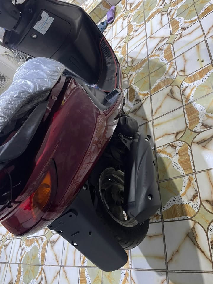 سلام عليكم دراجة فورتي فحل كفاله عامه دراجة رمبه كامله مكمله كلشي شغال سلف هندر كهرباىيات شلعه ومعدل دراجه نظيف ماناقصها اي شي مكان بعقوبه السعر ٥٠٠وبيهه مجال لشراي فقط ***********
