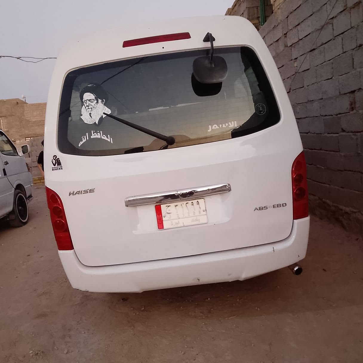 سلام عليكم سياره جنبي موصليه  للبيع موديل 14سياره كير مكينه حداديه كسن كهربايات مكفوله دواخل نضيفه دعاميته وشباجه موجودات مكان نجف سعر 36وبيه مجال ***********
