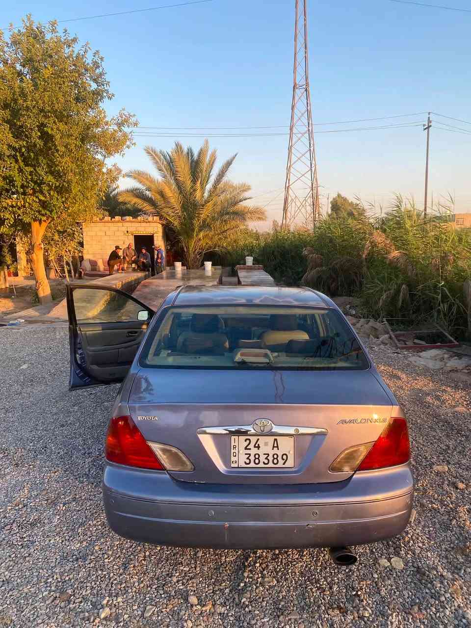 السلام عليكم
افلون موديل ٢٠٠٠ رقم دهوك تحويل مباشر 
السيارة جاهزة كير ومكينة كفالة السيارة بيها طخة بسيطة باب خلف السايق والمرلغ الامامي تبديل صبغ السيارة حزام بدون اي داخل لغود شواصي تكم حوض كفالة 
السعر ٥٢ ورقة ومجالها كلش بسيط *********** 
مكان السيارة ديالى بعقوبة
