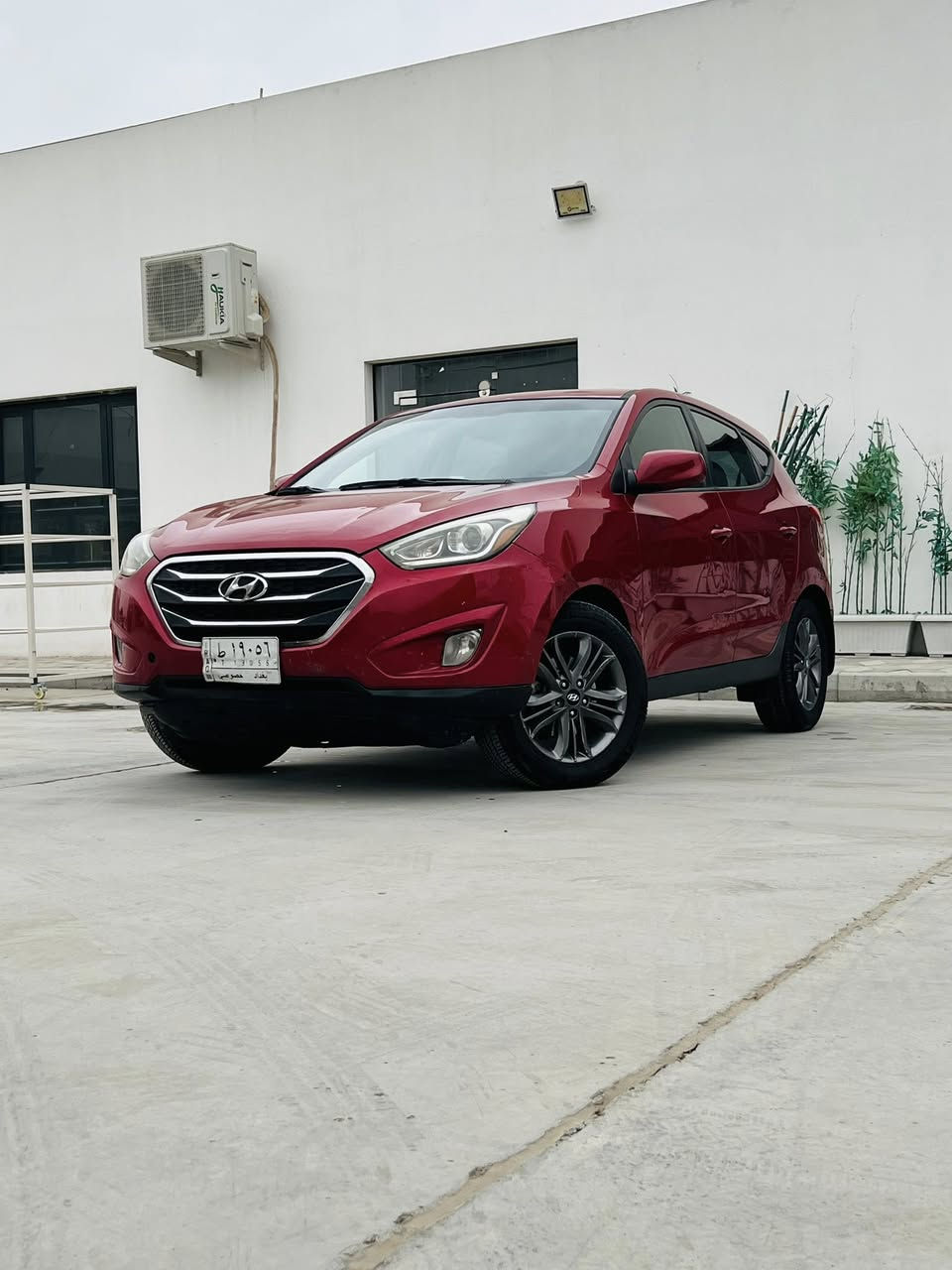 سلام عليكم توسان موديل 2015
سياره داخله كلين بدون حادث 
ماشيه 126 حقيقي
جاهزه من كلشي مابيها نقص برغي
تحكمات ستييرن 
حاكيه 
كشن تدفئه 
بدون ايرباك بجم كبس 
محرك 2000 
تخم تاير حداديه كله جديد 
تحويل ثاني يوم 
***********
مكان السياره بغداد السيديه
