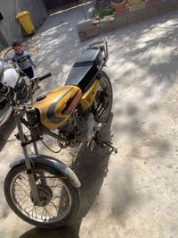 دراجه يراني ادوات للبيع ٠٧٧١٢١٩٣٥٨٦