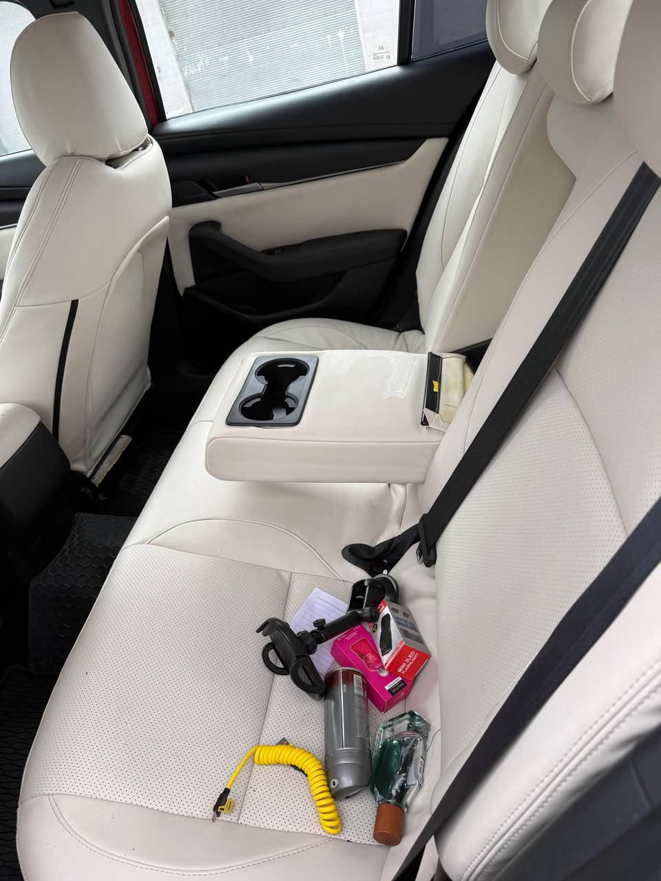 مازدا زوم. ٣.   موديل.  2023.  ماروني. نيو مواصفات.  مواصفات. جام كارةبا كير اوتو عادي. تراكشن. بريك بةصمة.  كاميرة رادار.   بةردي كزوز. ً  كيرو مةكينة بةشةرت.  مةكينة 2.5  مةرغوب    بوياغ ٣ بارجة. بونيد. جملخ. دةركاي بيشةوةي سكن نيو بوياخ.  تنها شانصي لاي نفر تنها بخ.   رقم.  سنوي هزة كامل نوييية.  سيارةكة ٣١ هزار  رويشتوة 
رقم.  تلةفون. *********** واتساب.  فايبةر اكر, نينوى
