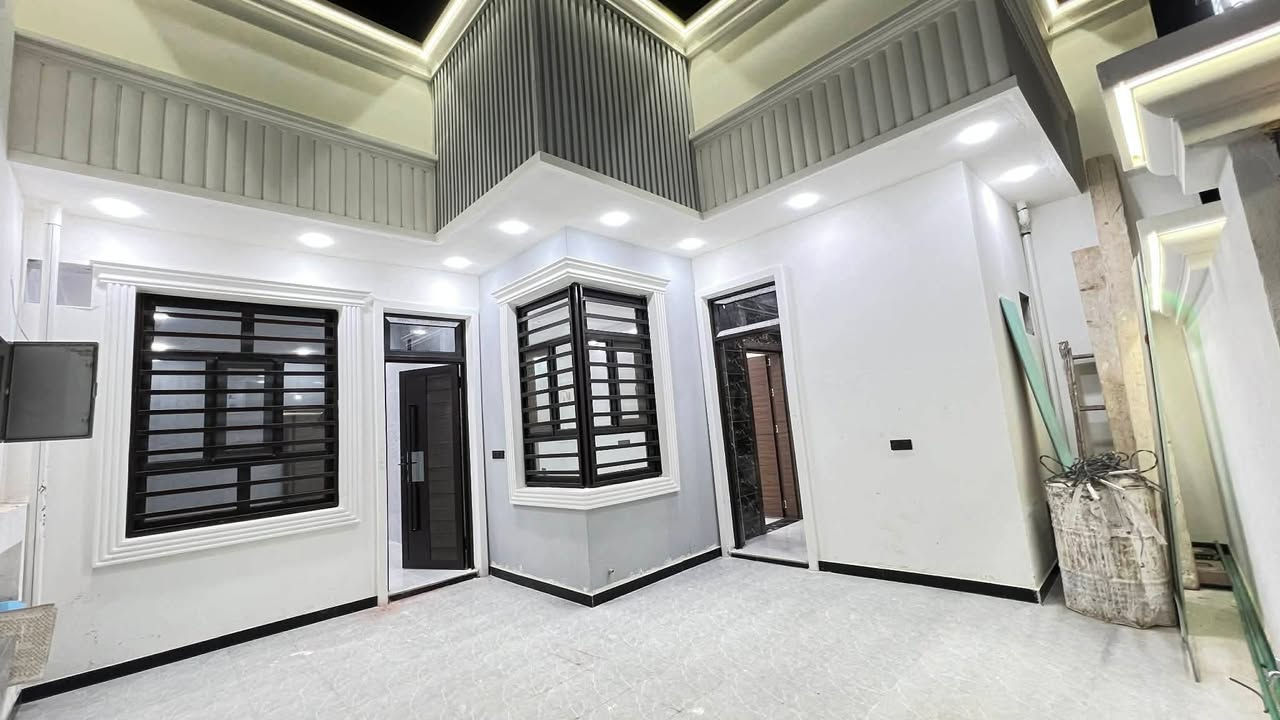 دار سكن للبيع
دار سكن للبيع
___
العنوان : حي الجامعة 
 داخل مجمع حيدر ابن حجي هندي النموذجي
بداية المجمع البلوك الأول قرب البوابة 
مجمع خدمات كاملة
كهرباء _إنارة _ماء _مجاري _ تبليط _ أرصفة_مولدة منطقة
_يقع على شارع بعرض 15 / M _موقع مميز  

-------------------------------------
زراعي سند 25 
بناء حديث  
غير مسكون
طابق واحد كونكريت مسلح

المساحة :200 / M

--------------------------------
 تفاصيل البيت 
____
غرف نوم عدد 2 نظام سويت، صالة عدد 2، استقبال، مطبخ(حار+بارد)، مجمع صحي عدد 2، گراج سيارة، حديقة

 ***********
