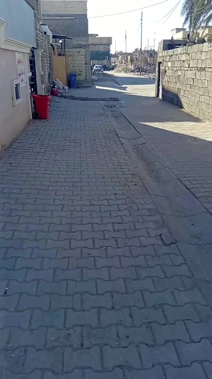 السلام عليكم ورحمة وبركاته قطعة 100مترالشعله الدوانم خلف السجه موقع القطعه بين شاراع ابوموسى وشاراع البدراج معروضه 40مكالف بالنشررقم صاحب القطعه ***********
