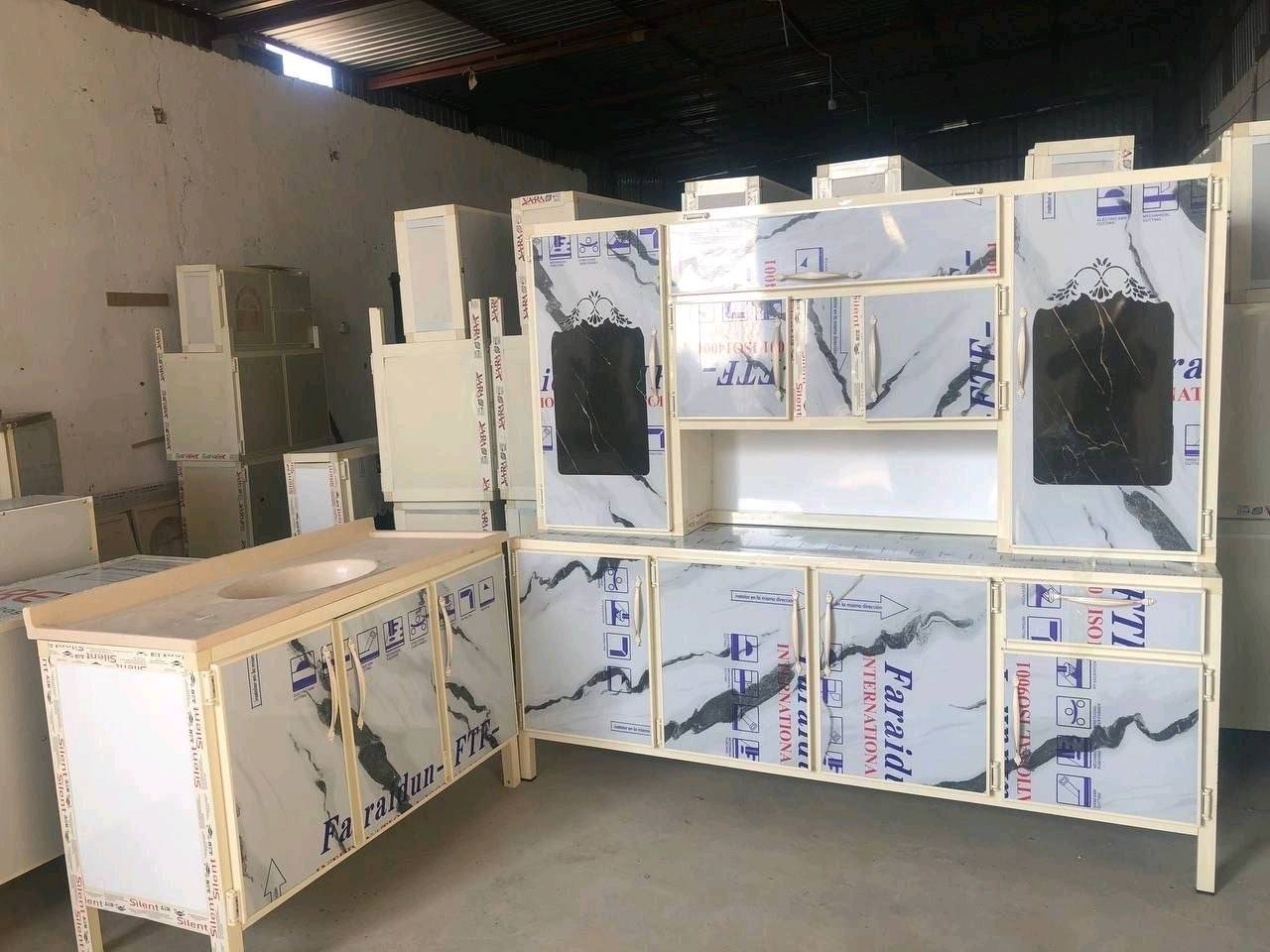 كاونتر مترين  مع ملحق مترين   مع سنك مرمر متر و20
السعر 330 الف
التوصيل 🚚🚚🚚الجميع محافضات العراق 

الاحجز والاستفسار راسلو الصفحه#أثاث_منزلي 
#اثاث_بغداد #تصميم_داخلي #غرفة_معيشة
#بيتك_أحلى #أثاث_راقي