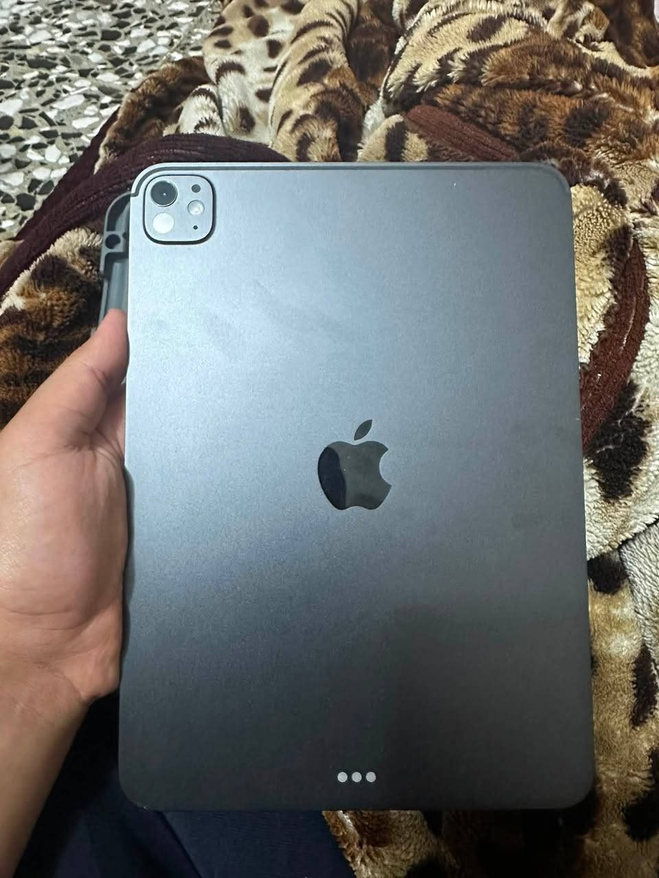 السلام عليكم 

ايباد برو M5

ذاكرة 256

بطارية 100 دورات الشحن 51 قابل للزيادة 

اللون اسود 

السعر 1300000 وبي مجال

الايباد مكفول ونظيف 100/100

بغداد حسينية الراشدية 
***********
